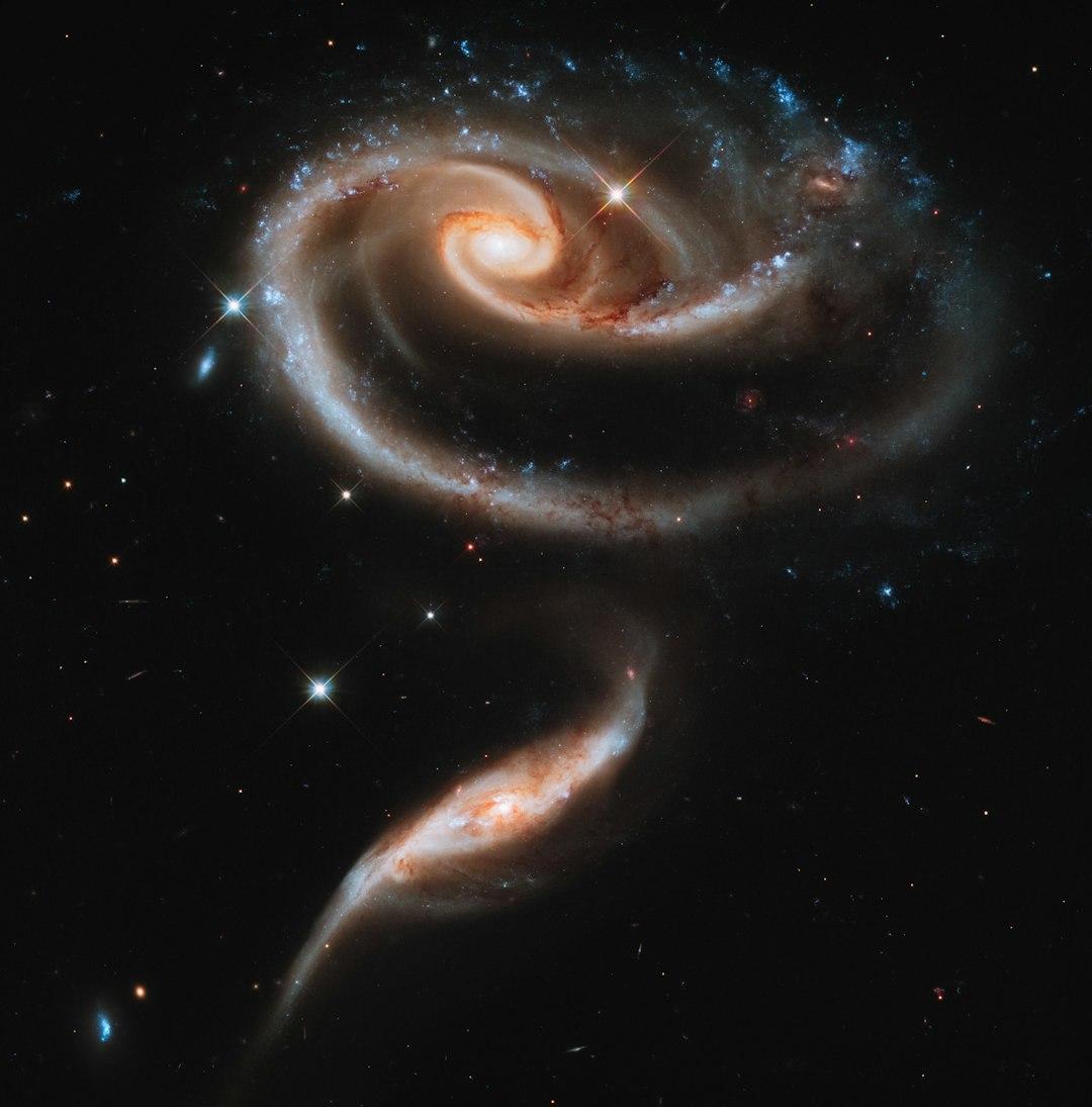 South African MeerKAT Telescope Detects Record-Breaking Megamaser from Early Universe